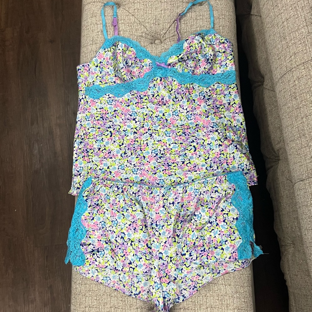 Victoria’s Secret Sexy Satin/Polyester Tank and Shorts Pajama Set Sz LG